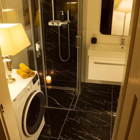 Double King Size Sunny Suite In Castle Area Praga Esterno foto